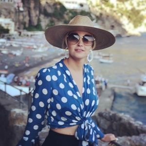 XIX PALMS Beverly Hills Bell Sleeves Front Knot Crop Top Blue Polka Dot Print